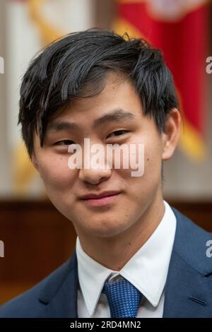 Washington, Stati Uniti d'America. 18 luglio 2023. Alexandr Wang, Chief Executive Officer, Scale ai, appare davanti a un House Committee on Armed Services | Subcommittee on Cyber, Information Technologies, and Innovation Hearing “Man and Machine: Artificial Intelligence on the Battlefield” nel Rayburn House Office Building a Washington, DC, martedì 18 luglio 2023. Credito: Rod Lamkey/CNP/Sipa USA credito: SIPA USA/Alamy Live News Foto Stock