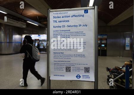 Londra, Regno Unito - 18 luglio 2023: I conducenti e il personale della metropolitana di Londra intraprenderanno uno sciopero dal 23 al 29 luglio. Foto Stock