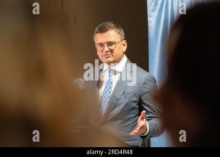 Incontro stampa con il ministro degli Esteri ucraino Dmytro Kuleba presso la sede delle Nazioni Unite a New York il 18 luglio 2023 Foto Stock