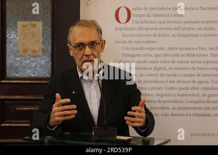 Ritratto dello scrittore Marco Lucchesi, presidente della National Library Foundation e presidente dell'Accademia brasiliana delle lettere Foto Stock