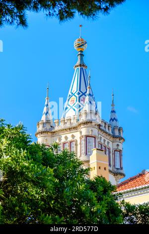 Municipio di Sintra, Camara Municipal de Sintra, torre con piastrelle blu e bianche portoghesi, Sintra, grande Lisbona, Portogallo Foto Stock