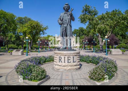 Statua del fondatore dello stato Louis Riel di fronte al Manitoba legislative Building, Winnipeg, Manitoba, Canada Foto Stock