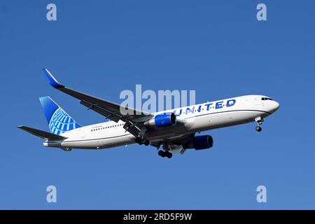 Aeromobili United Airlines, Boeing 767-300, N672UA Foto Stock