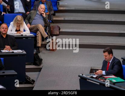 Dr. Alexander Gauland, in basso a destra: Wolfgang-Hubertus Heil (SPD), Germania, Berlino, 06.07.2023, Bundestag, in alto a sinistra Foto Stock