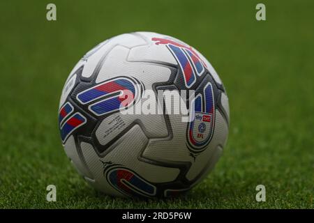 Cheltenham, Regno Unito. 18 luglio 2023. Il pallone della partita EFL si vede durante la partita amichevole pre-stagionale Cheltenham Town contro West Bromwich Albion presso il Fully-Suzuki Stadium, Cheltenham, Regno Unito, il 18 luglio 2023 (foto di Gareth Evans/News Images) a Cheltenham, Regno Unito il 18/7/2023. (Foto di Gareth Evans/News Images/Sipa USA) credito: SIPA USA/Alamy Live News Foto Stock