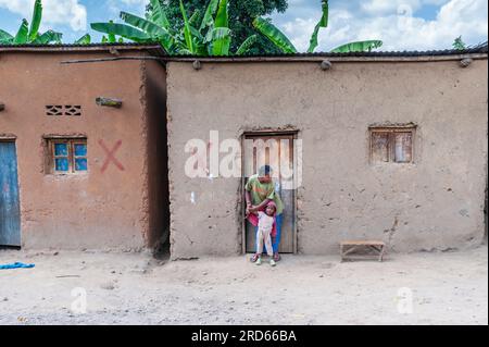 Vista dal viaggio attraverso il Ruanda da Kigali al Sabyinyo Silverback Lodge nel Parco Nazionale dei Vulcani in Ruanda, in Africa. Foto Stock