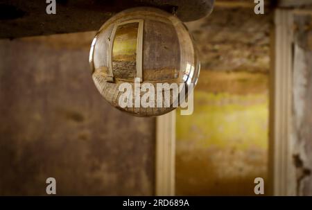 lensball, architettura della lente, porta in un luogo perduto Foto Stock