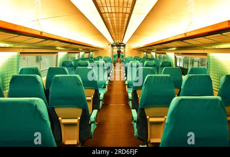 Vista della linea di levitazione magnetica ad alta velocità del treno interno nel mondo con velocità di 500 km/h, Shanghai, Cina Foto Stock