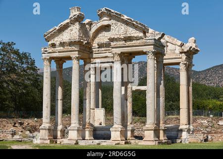 Tetrapilone antiche rovine in Afrodisia. Punto di riferimento archeologico in Turchia Foto Stock