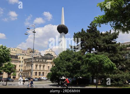 Memoriale della rinascita, commemorando le lotte e le vittime degli eventi del dicembre 1989, in Piazza della Rivoluzione, Bucarest, Romania Foto Stock