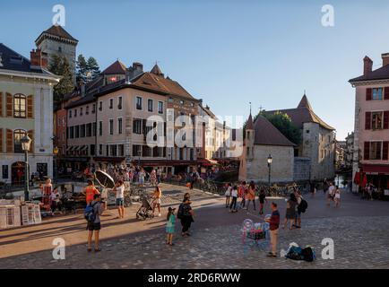 Pont Perrière città vecchia Annecy al crepuscolo Haute-Savoie Auvergne-Rodano-Alpi Francia Foto Stock