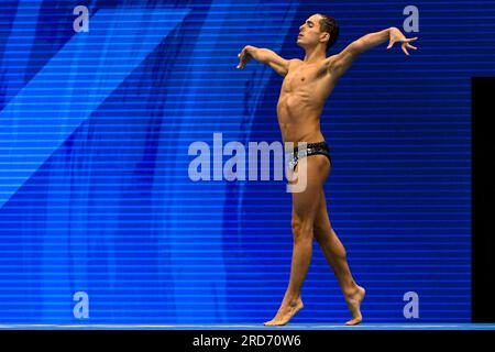 Fukuoka, Giappone. 19 luglio 2023. Dennis Gonzales Boneu, spagnolo, si prepara a competere nella finale solo Free Men durante il 20° Campionato Mondiale di Aquatics presso la Marine Messe Hall A di Fukuoka (Giappone), 19 luglio 2023. Crediti: Insidefoto di andrea staccioli/Alamy Live News Foto Stock