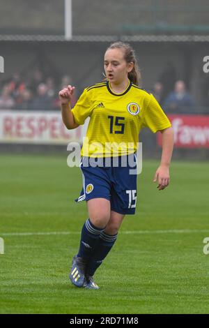 Newport, Galles. 23 ottobre 2019. Georgie Robb di Scozia durante l'Under 15 Girls Friendly International match tra Galles e Scozia al Dragon Park di Newport, Galles, Regno Unito, il 23 ottobre 2019. Crediti: Duncan Thomas/Majestic Media. Foto Stock