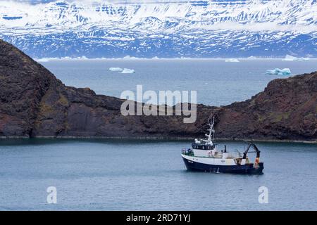 Nave da pesca ikka Nuuk in Groenlandia a luglio Foto Stock