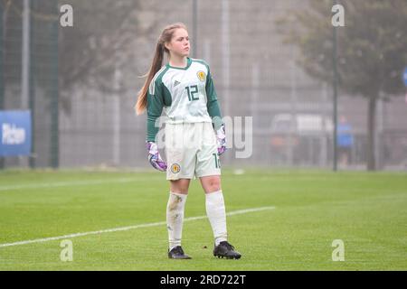 Newport, Galles. 23 ottobre 2019. Il portiere scozzese Ava Easdon durante l'Under 15 Girls Friendly International Match tra Galles e Scozia al Dragon Park di Newport, Galles, Regno Unito, il 23 ottobre 2019. Crediti: Duncan Thomas/Majestic Media. Foto Stock