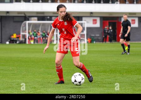 Newport, Galles. 23 ottobre 2019. Megan Bowen del Galles in azione durante l'Under 15 Girls Friendly International match tra Galles e Scozia al Dragon Park di Newport, Galles, Regno Unito, il 23 ottobre 2019. Crediti: Duncan Thomas/Majestic Media. Foto Stock