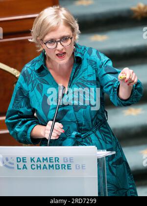 Bruxelles, Belgio. 19 luglio 2023. Sofie Merckx di PVDA/PTB è stato raffigurato durante una sessione plenaria della camera al Parlamento federale di Bruxelles mercoledì 19 luglio 2023. BELGA PHOTO BENOIT DOPPAGNE Credit: Belga News Agency/Alamy Live News Foto Stock