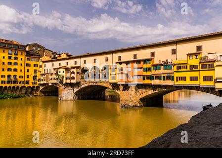 Lato est del Ponte Vecchio, Firenze, Toscana, Italia Foto Stock