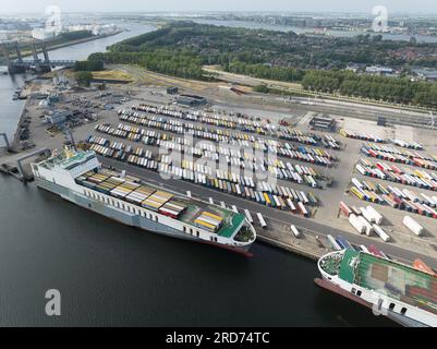 Botlek, Rotterdam, 2 luglio, Paesi Bassi. Video aereo con drone del terminal dei traghetti di Botlek. Foto Stock