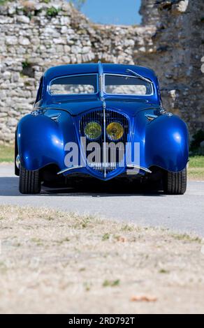 "Metropolis", creatore di auto d'arte personalizzata Andy Saunders, basato su una Peugeot 202 con disegni aerografi di Maxine Xavier Foto Stock