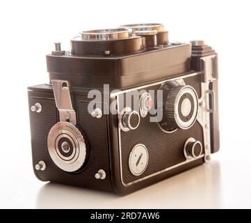 Yashica 24, una fotocamera tlr reflex a doppio obiettivo prodotta in Giappone intorno al 1967, con pellicola a 220°. Foto Stock