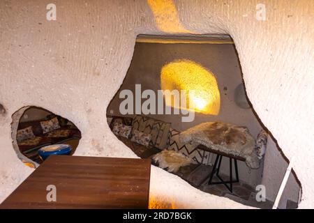 Interni della maison de Şişik, hotel nella grotta di Uchisar, all'interno della Cappadocia di Uchisar, Turchia Foto Stock