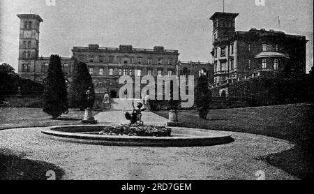 Osbourne House sull'Isola di Wight. Dalla pubblicità per Pearce's Coach Excursions. Da una collezione di pubblicità e fotografie stampate datate 1908 relative alle aree di Southsea e Portsmouth nell'Hampshire, in Inghilterra. Alcuni degli originali erano poco più delle dimensioni dello snapshot e la qualità era variabile. Foto Stock