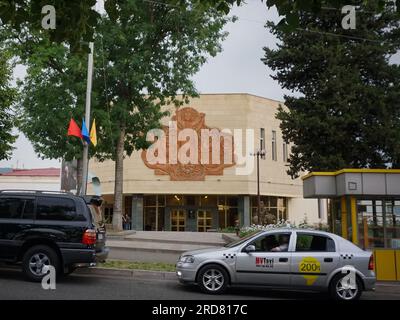 Stepanakert, Azerbaigian. 11 giugno 2019. Soldati visti sulla strada di Stepanakert, Nagorno-Karabakh. Il paese indipendente de facto non riconosciuto nel Caucaso meridionale, il Nagorno-Karabakh (noto anche come Artsakh) è stato nella più lunga disputa territoriale tra Azerbaigian e Armenia nell'Eurasia post-sovietica dal crollo dell'Unione Sovietica. È popolata principalmente da etnia armena. (Foto di Jasmine Leung/SOPA Images/Sipa USA) credito: SIPA USA/Alamy Live News Foto Stock