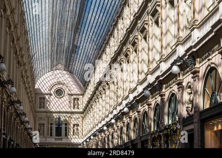 Royal Gallery of Saint Hubert, galleria commerciale smaltata, Bruxelles, Belgio, Bruxelles, Belgio Foto Stock