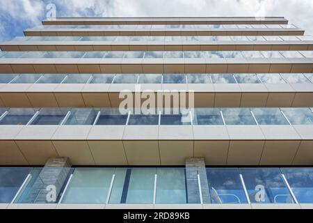 Appartamenti/appartamenti sul lungomare/diga in affitto e vendita come investimento in località balneare lungo la costa del Mare del Nord, Fiandre occidentali, Belgio Foto Stock