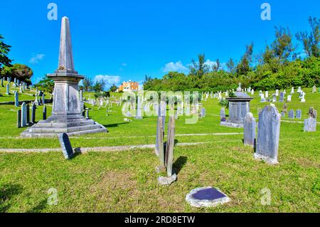 Il Royal Navy Cemetery (The Glade), aperto nel 1812, contiene oltre 1000 tombe, tra cui 24 della prima guerra mondiale e 39 della seconda guerra mondiale Foto Stock