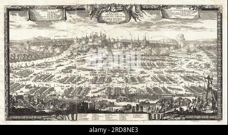 Questa è una rara visione del 1697 di Kracow (Cracovia), Polonia dallo storico tedesco Samuel Pufendorf. Raffigura la città di Cracovia in un momento cruciale della storia, in quanto resiste ai tentativi di assedio del 1655 del re svedese Carl Gustav X. Cracovia appare in lontananza circondata dall'esercito svedese accampato. Ventotto edifici notevoli, alcuni dei quali distrutti in questo assedio, sono identificati e citati in un indice alla base della mappa. Questo importante assedio fu parte della seconda guerra del Nord, o il diluvio svedese come è noto in Polonia, una campagna militare che coinvolse Polonia, Russia, Germania, Foto Stock