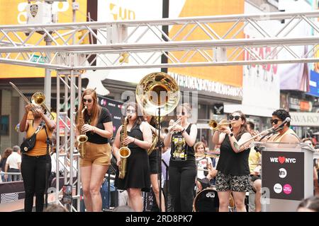 New York, NY, USA. 19 luglio 2023. Brass Queens alla conferenza stampa per il sindaco Adams, MTA, e WELOVENYC lanciano First-Ever Music Under New York Riders' Choice Award, Times Square, New York, 19 luglio 2023. Crediti: Kristin Callahan/Everett Collection/Alamy Live News Foto Stock