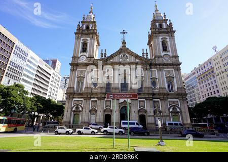 RIO DE JANEIRO, BRASILE - 22 GIUGNO 2023: Chiesa della Candelaria importante chiesa storica cattolica nella città di Rio de Janeiro, Brasile Foto Stock