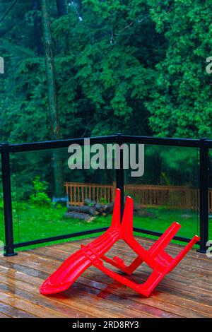 Abbondante doccia mattutina al cottage di Muskoka, Ontario, Canada Foto Stock