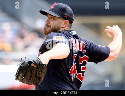 Pittsburgh, Stati Uniti. 19 luglio 2023. Il lanciatore dei Cleveland Guardians Aaron Civale (43) partì contro i Pittsburgh Pirates al PNC Park mercoledì 19 luglio 2023 a Pittsburgh. Foto di Archie Carpenter/UPI credito: UPI/Alamy Live News Foto Stock