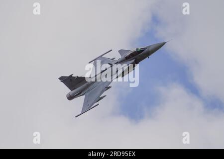 Czech Air Force SAAB JAS 39 Gripen si esibisce al Royal International Air Tattoo RAF Fairford 2023 Foto Stock