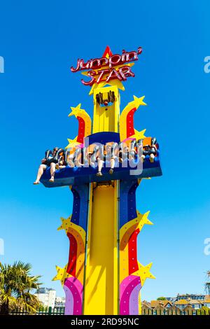 Giro Jumpin' Star al parco divertimenti Dreamland, Margate, Kent, Inghilterra Foto Stock