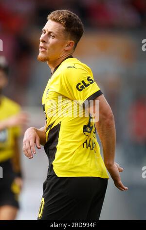 Oberhausen, Deutschland, 1. Fussball Bundesliga Freundschaftsspiel Rot Weiss Oberhausen vs. Borussia Dortmund 2:3 am 19. 07. 2023 im Stadion Niederrhein in Oberhausen Thorgan HAZARD (BVB) Norbert Schmidt, Duesseldorf Foto Stock