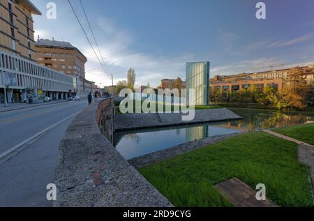 Monumento memoria e luce sul canale di Padova Foto Stock