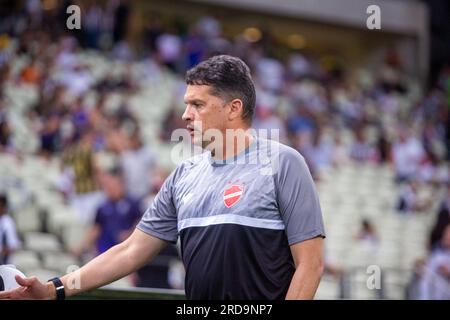 Fortaleza, Brasile. 19 luglio 2023. CE - FORTALEZA - 07/19/2023 - BRASILEIRO B 2023, CEARA X VILA NOVA-GO - Claudinei allenatore di Vila Nova-GO durante una partita contro il Ceara allo stadio Arena Castelao per il campionato brasiliano B 2023. Foto: Lucas Emanuel/AGIF/Sipa USA credito: SIPA USA/Alamy Live News Foto Stock