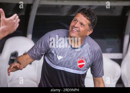 Fortaleza, Brasile. 19 luglio 2023. CE - FORTALEZA - 07/19/2023 - BRASILEIRO B 2023, CEARA X VILA NOVA-GO - Claudinei allenatore di Vila Nova-GO durante una partita contro il Ceara allo stadio Arena Castelao per il campionato brasiliano B 2023. Foto: Lucas Emanuel/AGIF/Sipa USA credito: SIPA USA/Alamy Live News Foto Stock