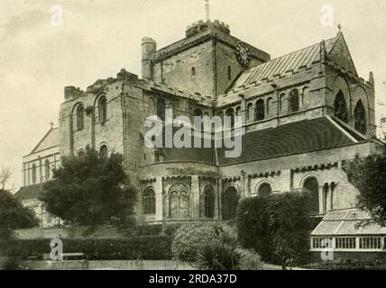 Abbey Church, Romsey, Hampshire, Inghilterra. Dal libro ' in Unfamiliar England ' un record di un tour di sette mila miglia a motore degli angoli e degli angoli non frequentati, e dei santuari di particolare interesse, in Inghilterra; con incursioni in Scozia e Irlanda di Murphy, Thomas Dowler, 1866-1928 Publisher Boston, L. C. Page 1910 Foto Stock