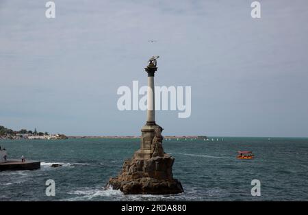 Sebastopoli, Crimea. 26 settembre 2021. Il Monumento alle navi sommerse è il simbolo della città di Sebastopoli, sulla contesa penisola di Crimea. Crediti: Katrina Kochneva/ZUMA Wire/Alamy Live News Foto Stock
