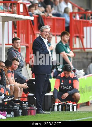 Roy Hodgson, manager del Crystal Palace, durante la partita amichevole pre-stagionale tra Crawley Town e Crystal Palace al Broadfield Stadium , Crawley , Regno Unito - 19 luglio 2023 foto Simon Dack / Telephoto Images Foto Stock