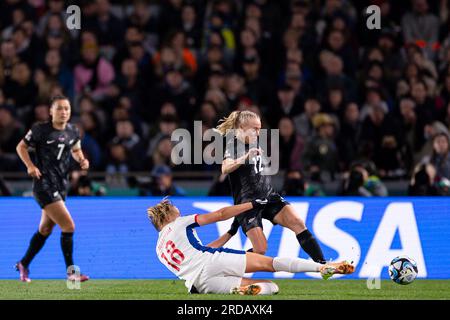 Auckland, nuova Zelanda. 20 luglio 2023. Frida Maanum (18 Norvegia) affronta Betsy Hassett (12 nuova Zelanda) durante la partita di calcio del gruppo A della Coppa del mondo femminile 2023 tra nuova Zelanda e Norvegia all'Eden Park di Auckland, nuova Zelanda. (Ane Frosaker/SPP) credito: SPP Sport Press Photo. /Alamy Live News Foto Stock