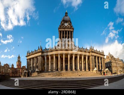 Il Municipio di Leeds è un edificio municipale del XIX secolo a Headrow, Leeds, West Yorkshire, Inghilterra. Foto Stock