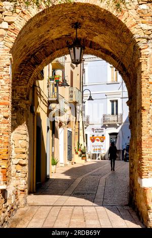 La vecchia porta nuova, Termoli, Italia Foto Stock