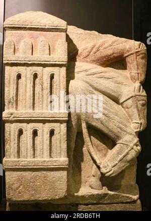 Frammento con i cavalli della processione dei Magi dal Coro del Maestro Mateo Museo della Cattedrale di Santiago de Compostela Galizia Spagna Foto Stock