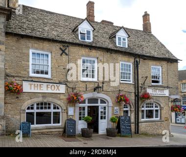 The Fox Public House, Chipping Norton, Oxfordshire, Inghilterra, Regno Unito Foto Stock